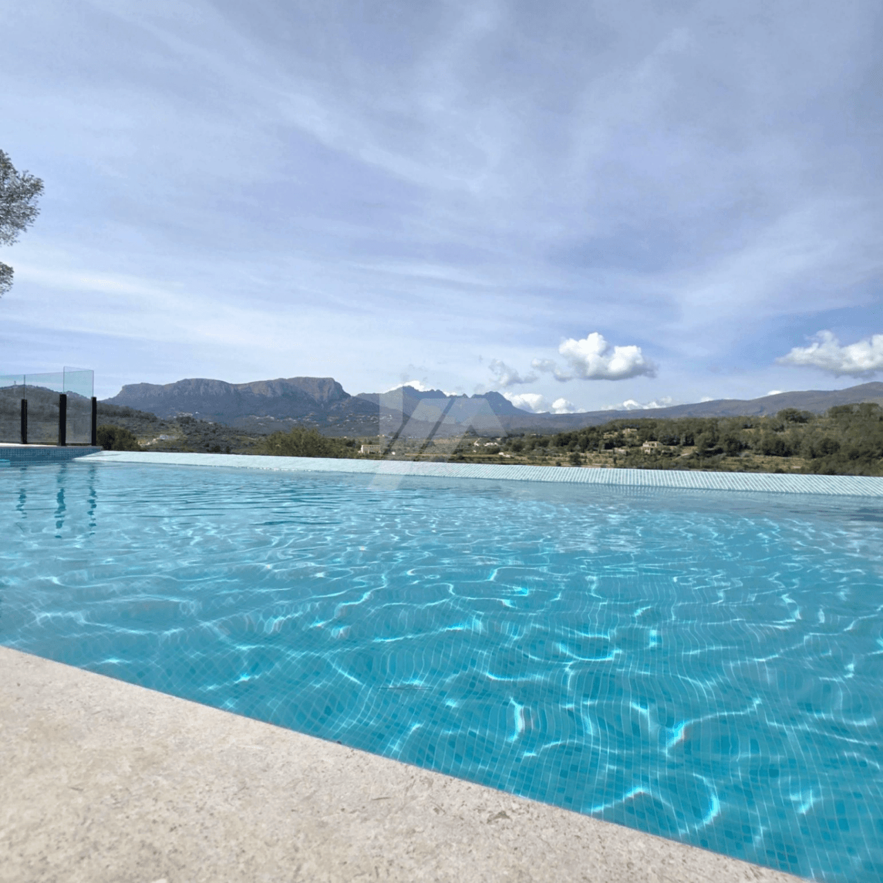 Moderne Villa zu verkaufen in Calpe, Costa Blanca.