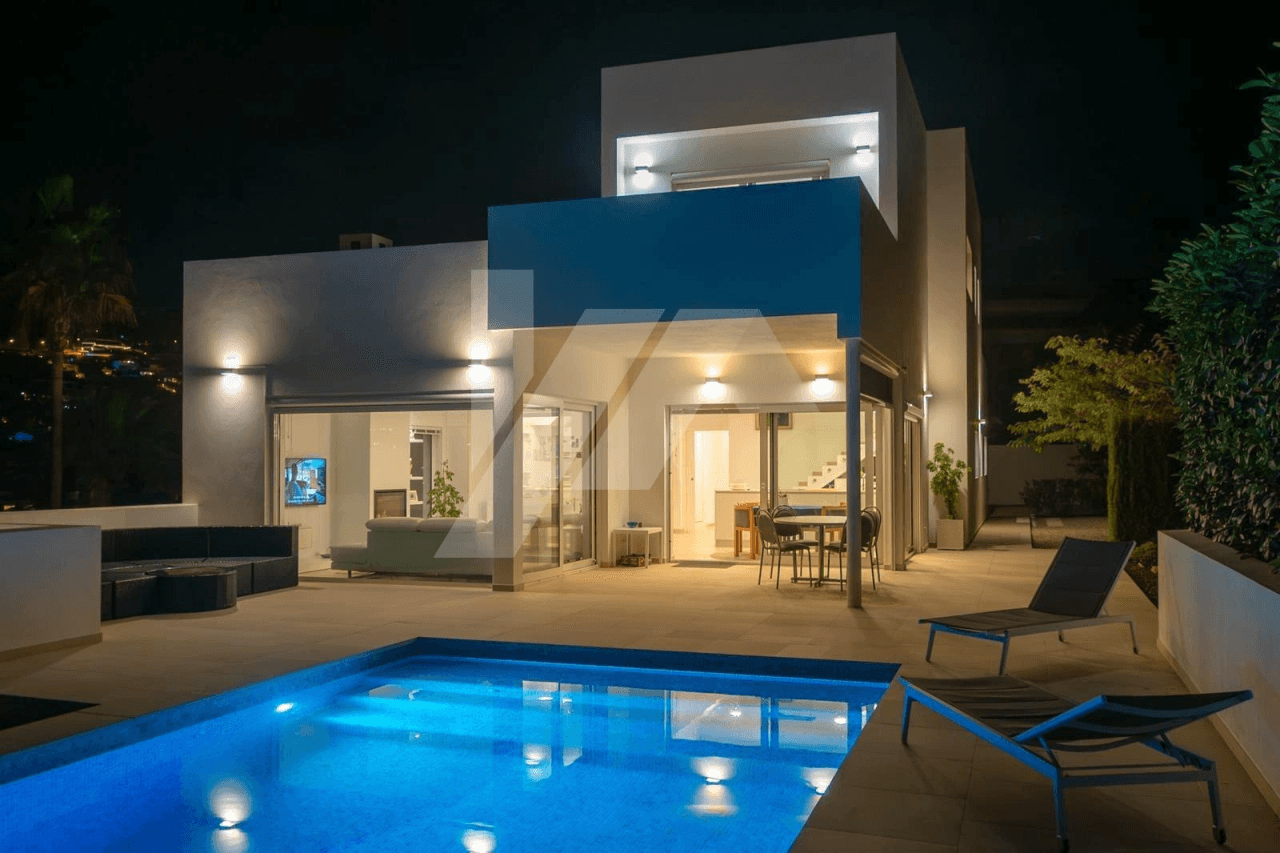 Villa zu verkaufen in Calpe, Costa Blanca.