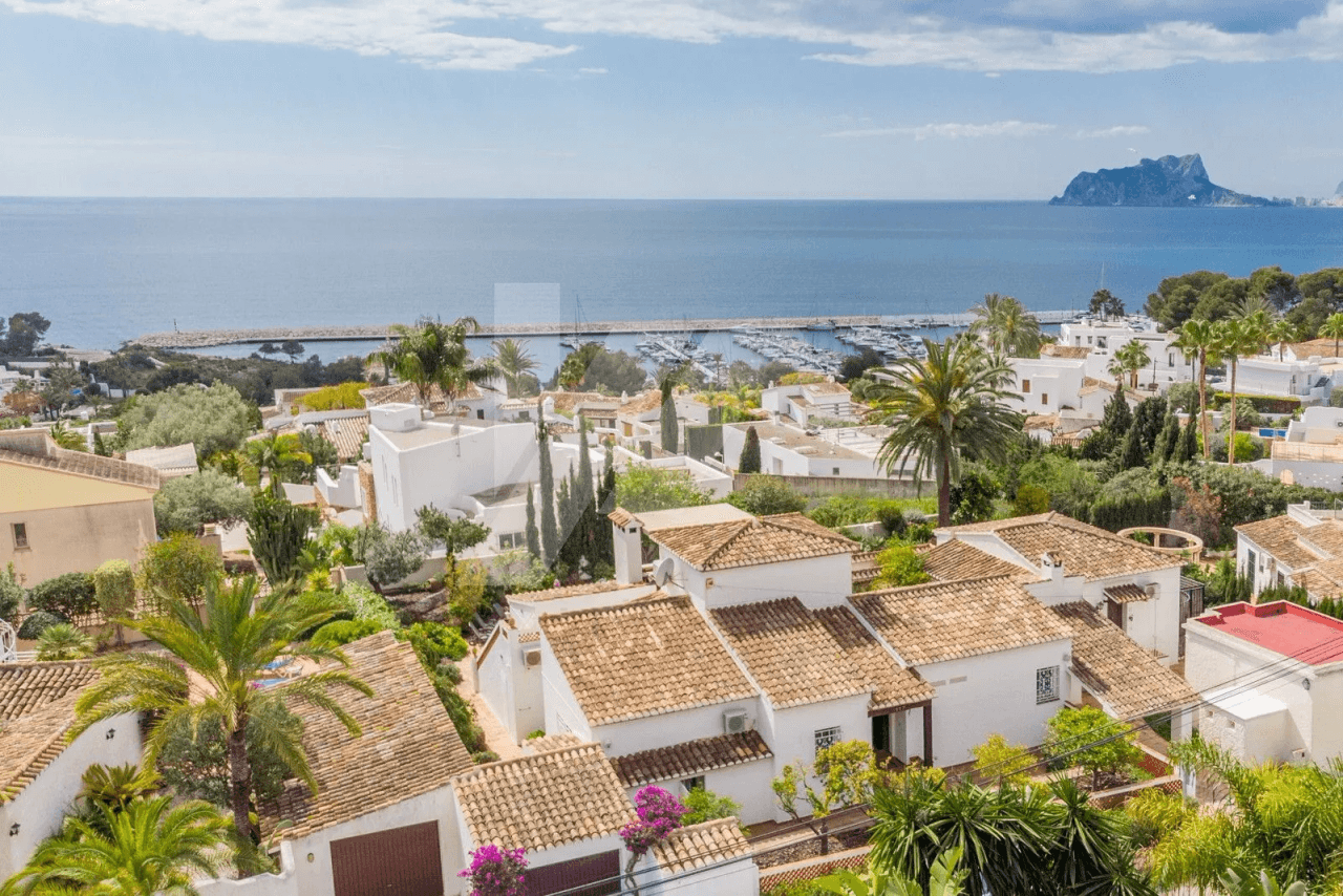 Luxury villa for sale in Moraira, Pla del Mar, with sea views.