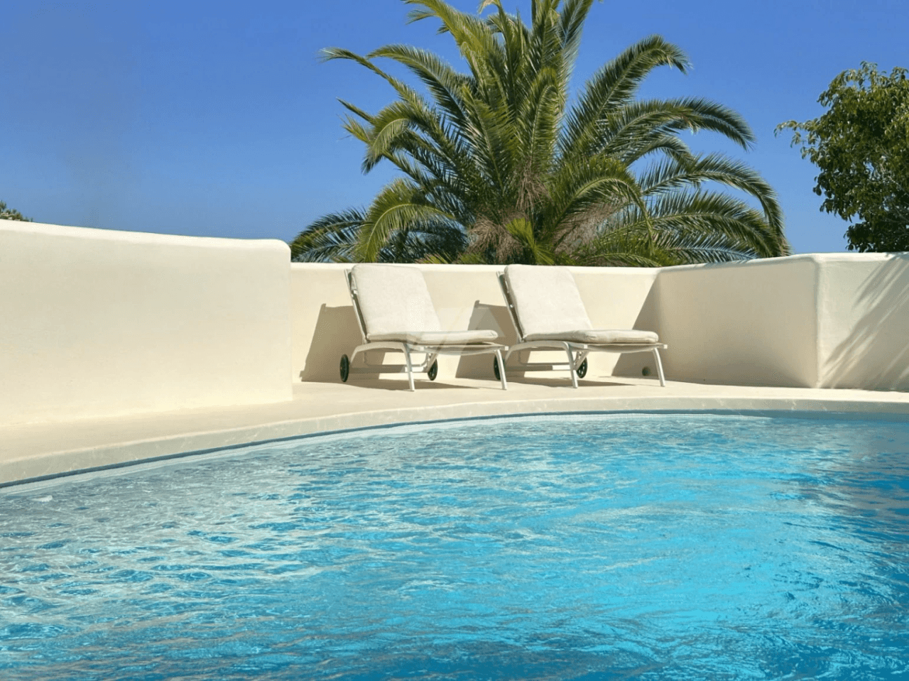 Villa Mediterránea Renovada con Encanto Ibicenco en Benitachell.