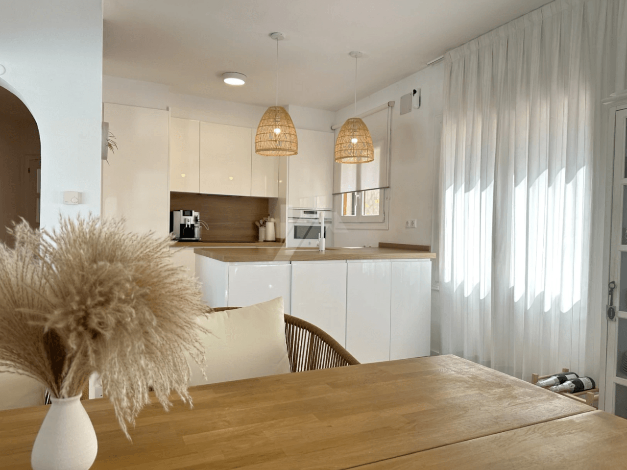 Villa Mediterránea Renovada con Encanto Ibicenco en Benitachell.