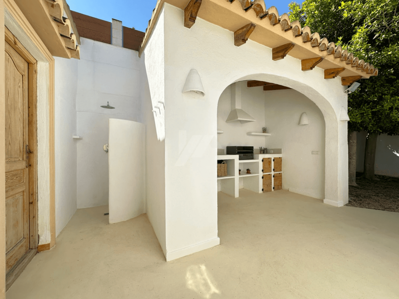 Villa Mediterránea Renovada con Encanto Ibicenco en Benitachell.