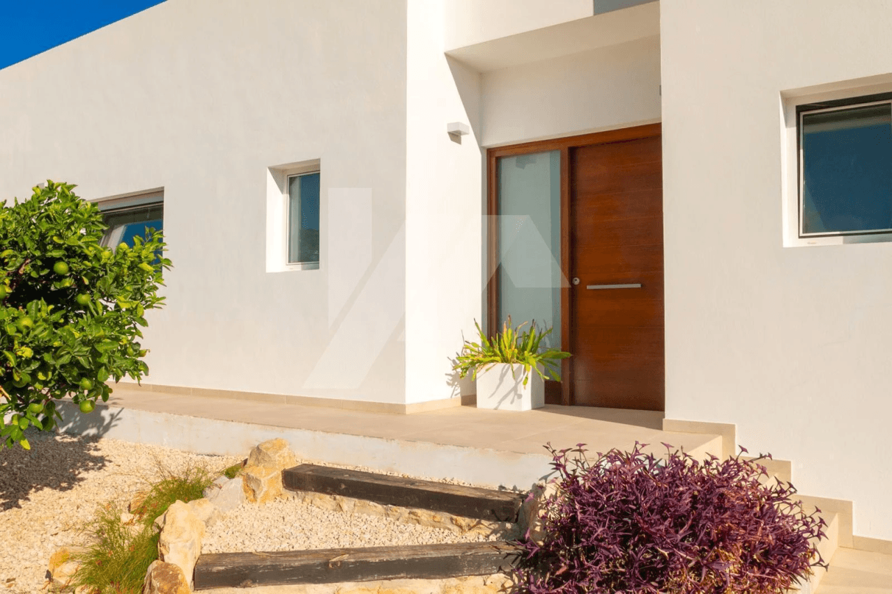 Villa for sale in Calpe, Costa Blanca.