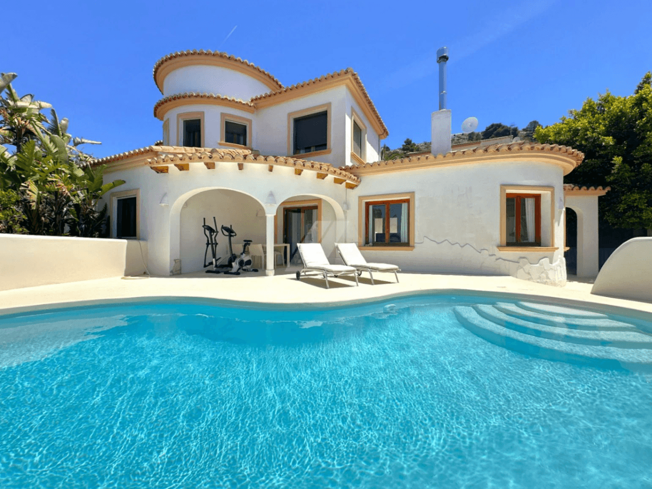 Renovated Mediterranean Villa with Ibiza Charm in Benitachell.